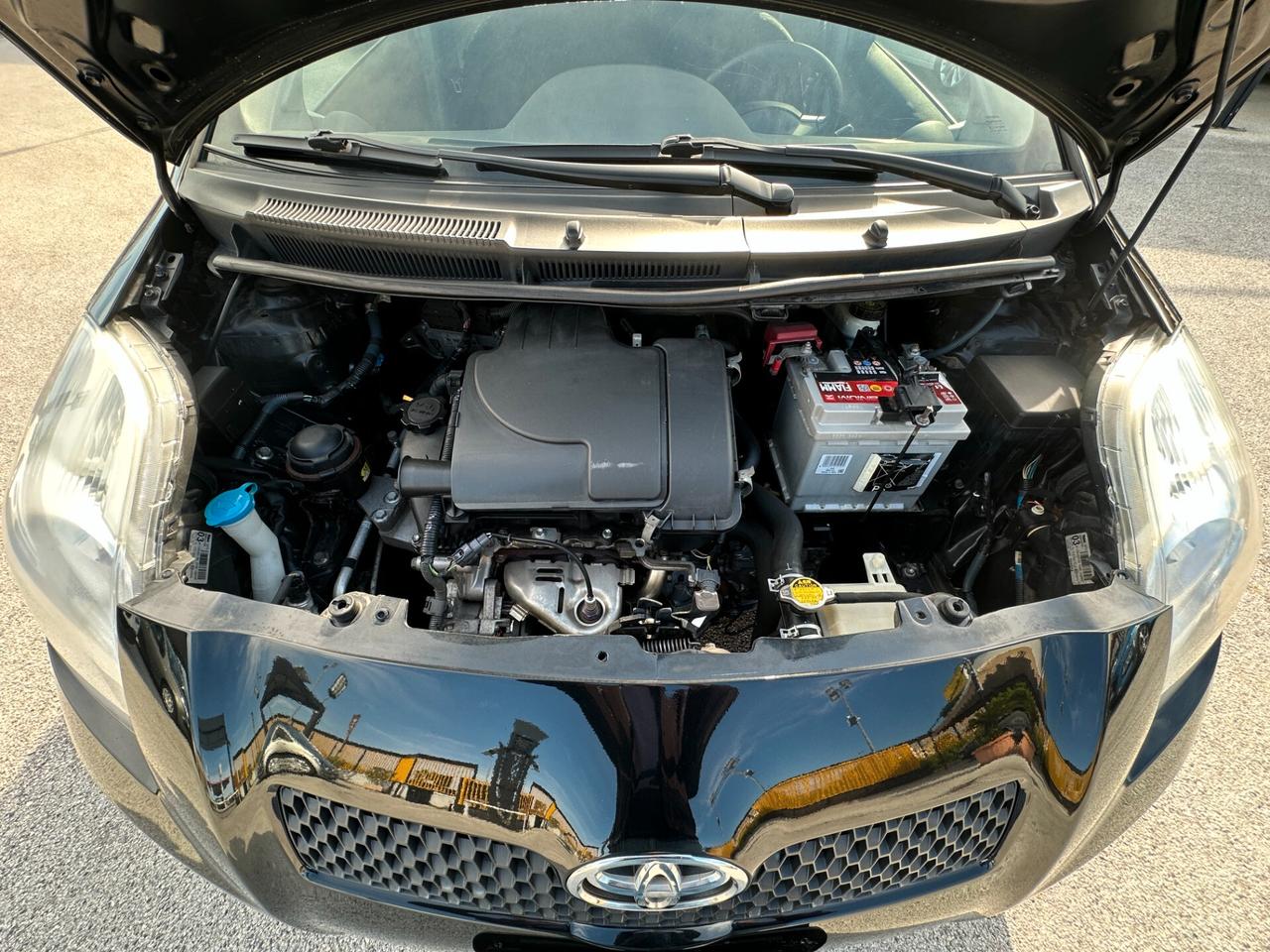 TOYOTA Yaris 1.0 5 porte Now