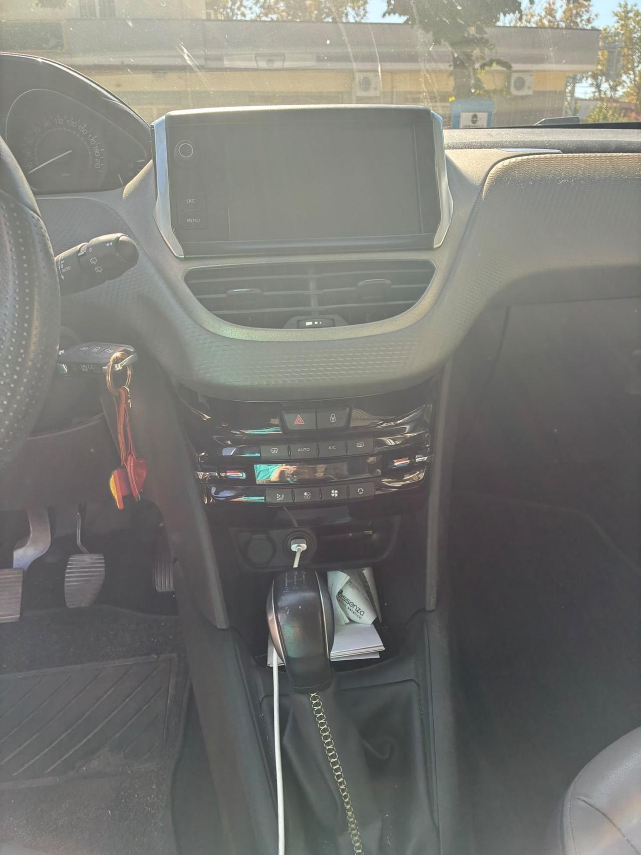 Peugeot 208 PureTech 82 5 porte Allure