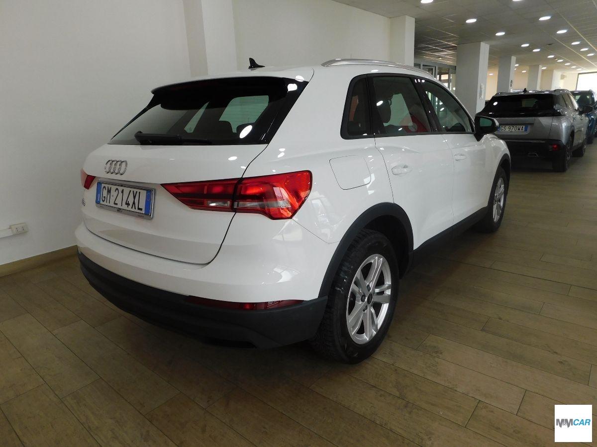 AUDI - Q3 - 35 TDI Business