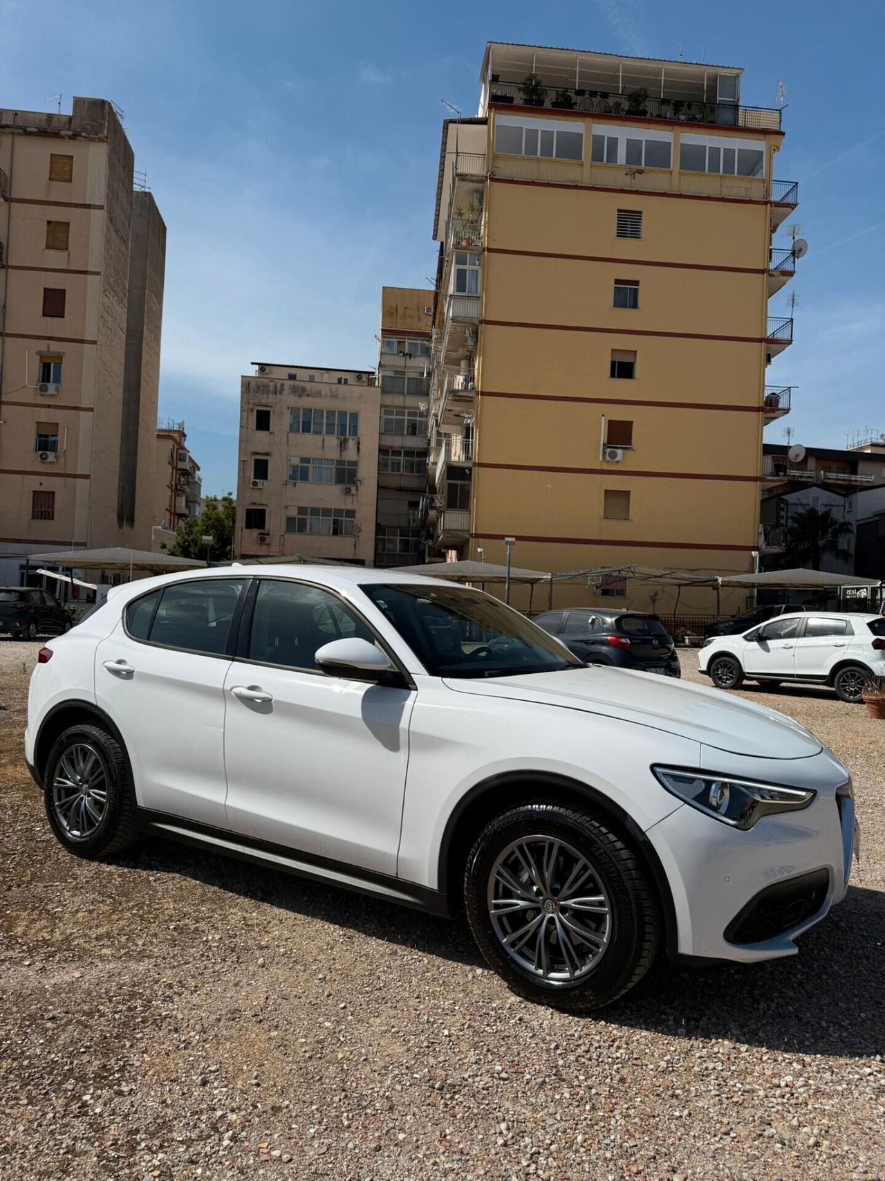 Alfa Romeo Stelvio 2.2 Turbodiesel 160 CV AT8 RWD Business