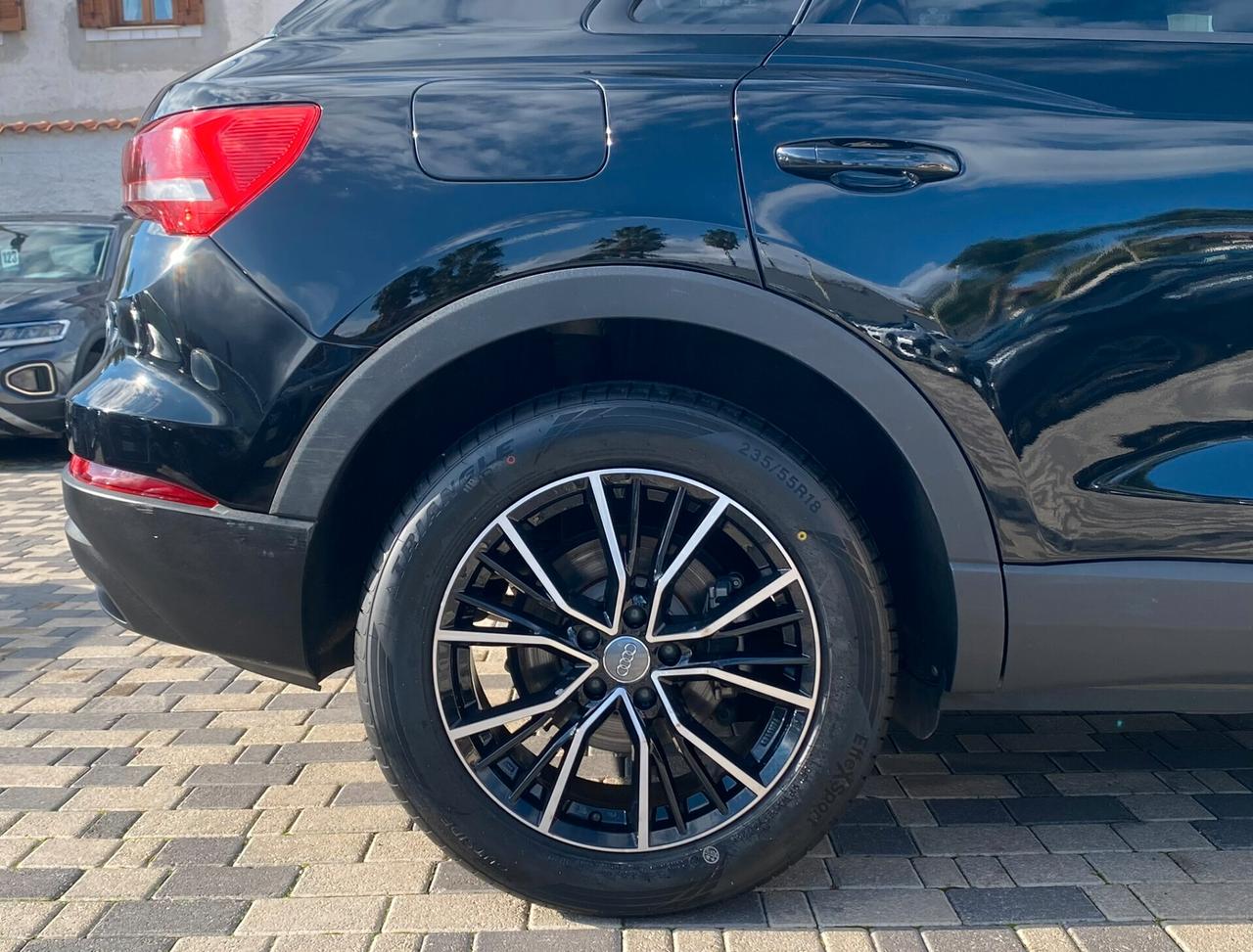 Audi Q3 Business 2.0 TDI 150CV s-tronic 35