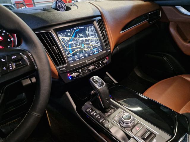 MASERATI Levante 3000 V6 CV.250 TETTO+21'+ UNIPROPR