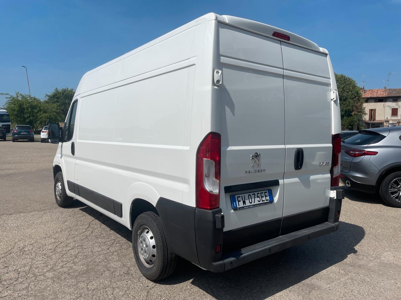 Peugeot Boxer 335 2.0 BlueHDi 130CV L2H2 IVA ESCLUSA