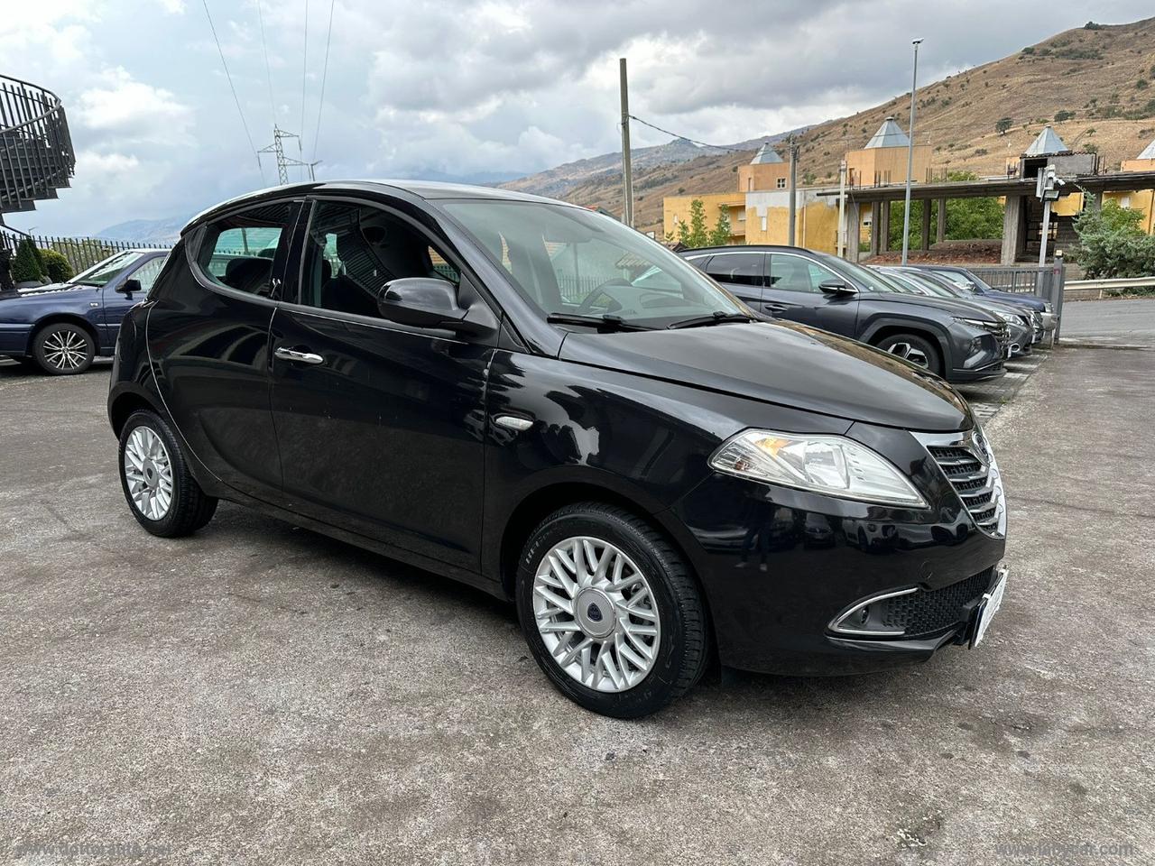 LANCIA Ypsilon 1.3 MJT 95 CV 5p. S&S Elle