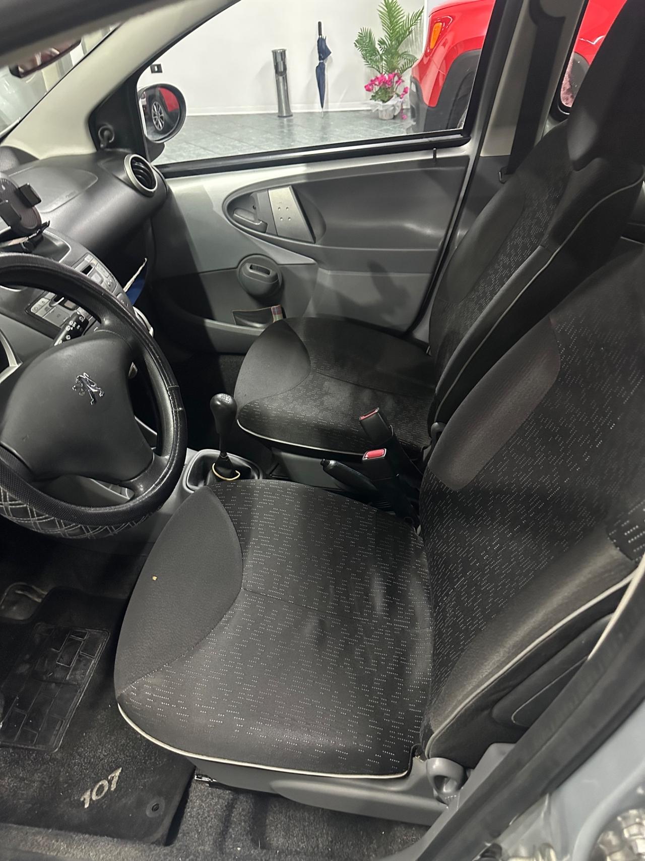 Peugeot 107 1.0 68CV 5p. Plaisir