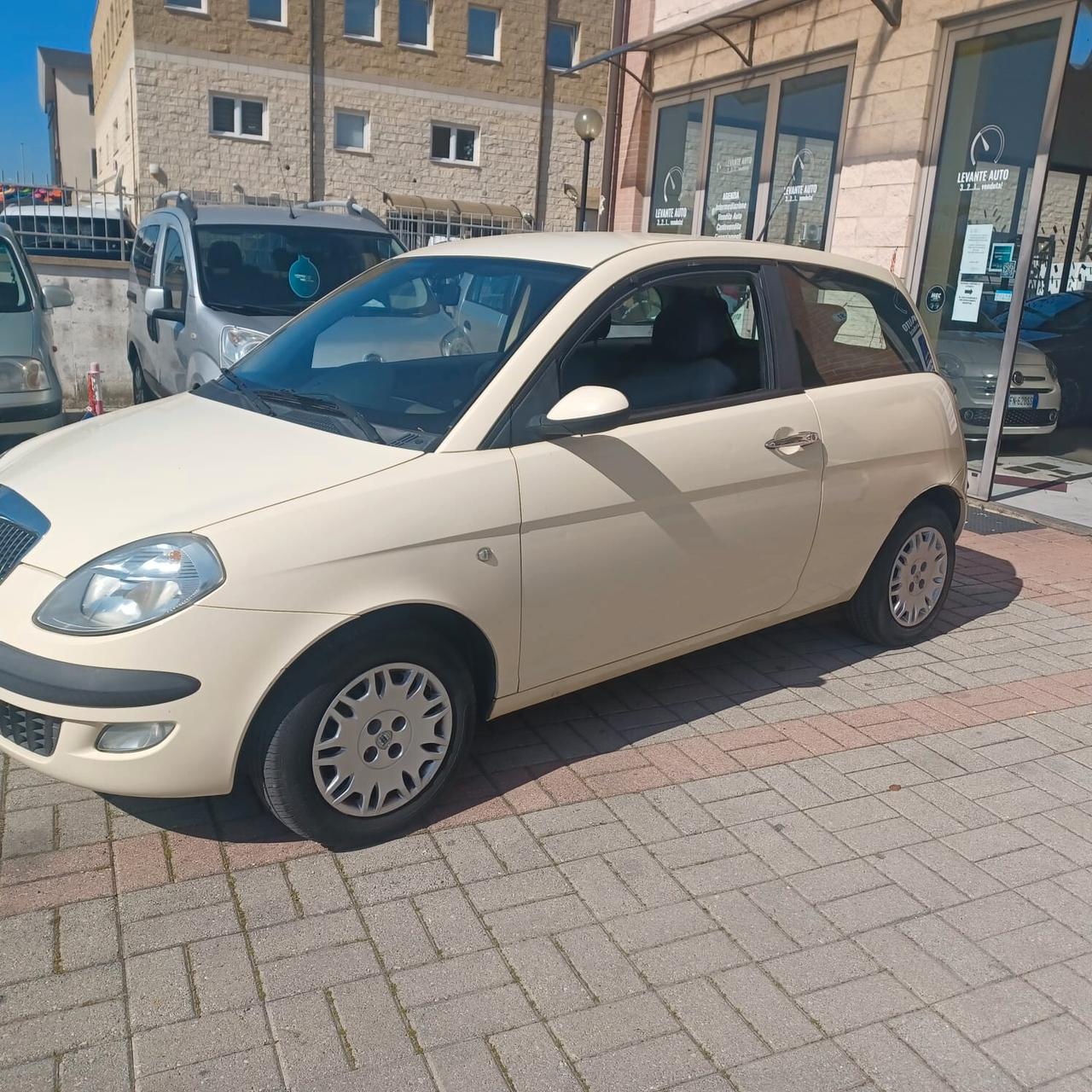 158.148KM YPSILON 1.2 NEOPATENTATI PIANTONE STERZO NUOVO