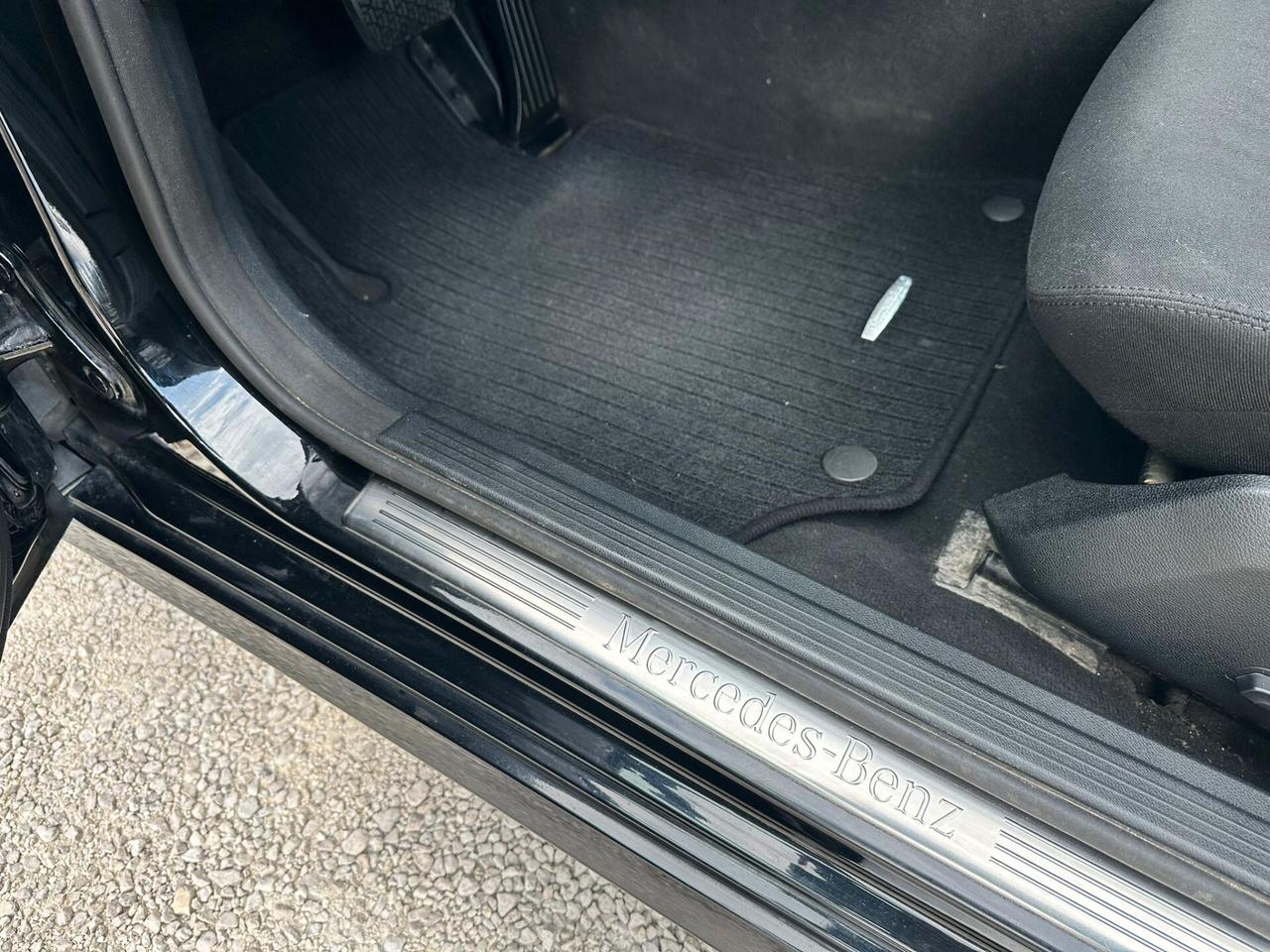 Mercedes-benz E 220 CDI BlueEFFICIENCY Avantgarde