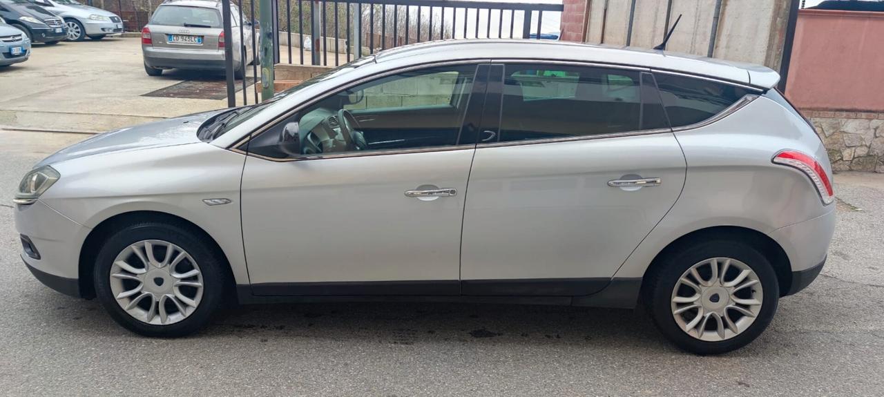Lancia Delta 1.6 MJT DPF Silver