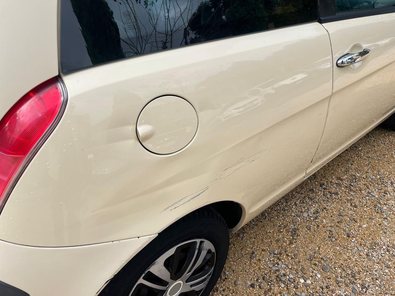 Lancia Y 1.2i cat LS