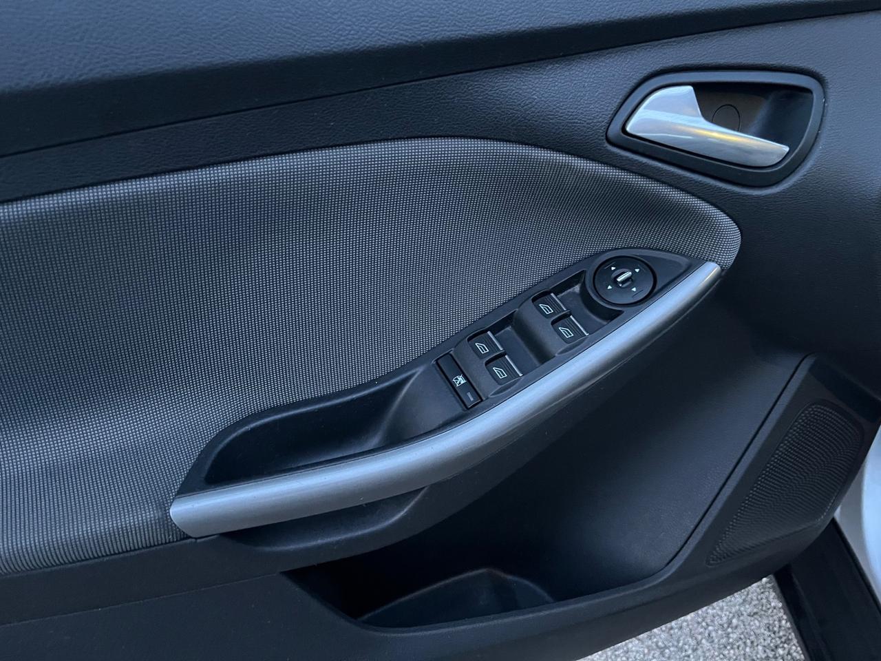 Ford Focus 1.6 Ti-VCT 125 CV