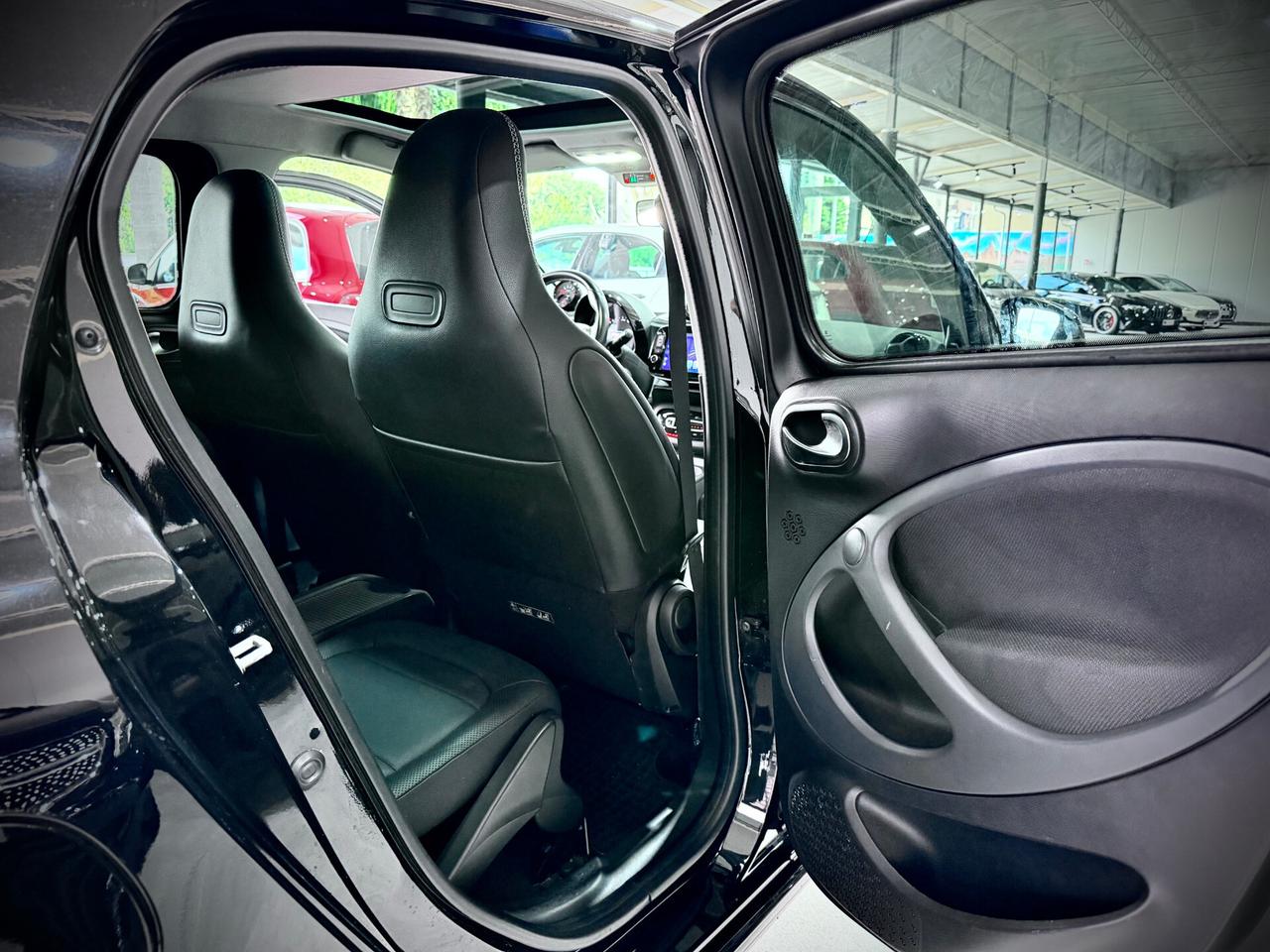 Smart Forfour 0.9 109CV GPL Twinamic Brabus Exclusive