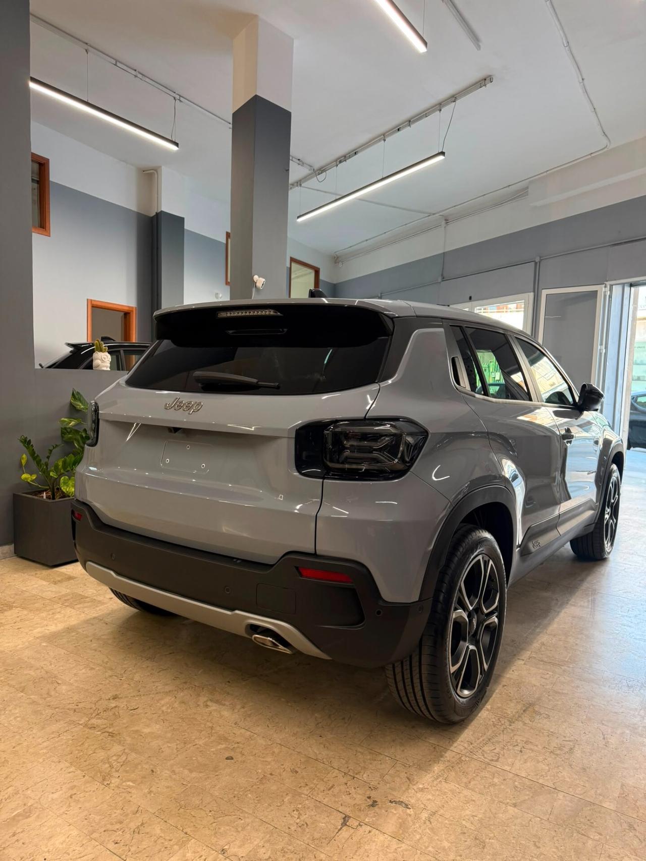 Jeep Avenger 1.2 Turbo 100 CV MHEV Summit