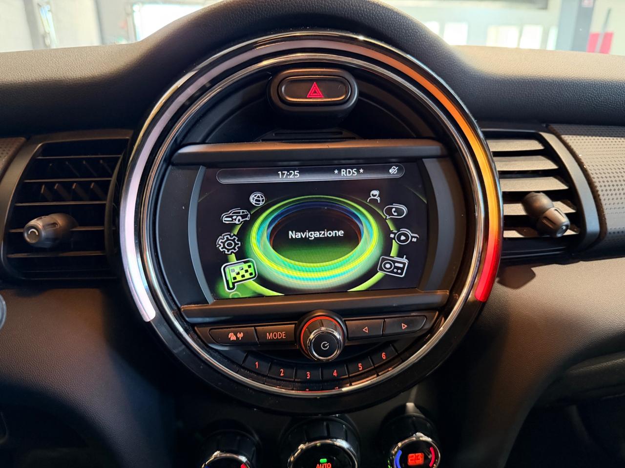 Mini 1.5 Cooper D 5 porte