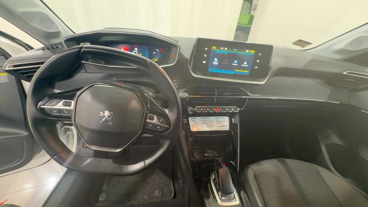Peugeot 208 motore elettrico 136 CV 5 porte Allure