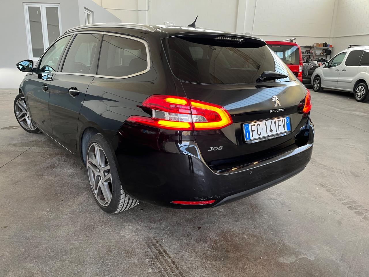 Peugeot 308 BlueHDi 120 S&S SW Business