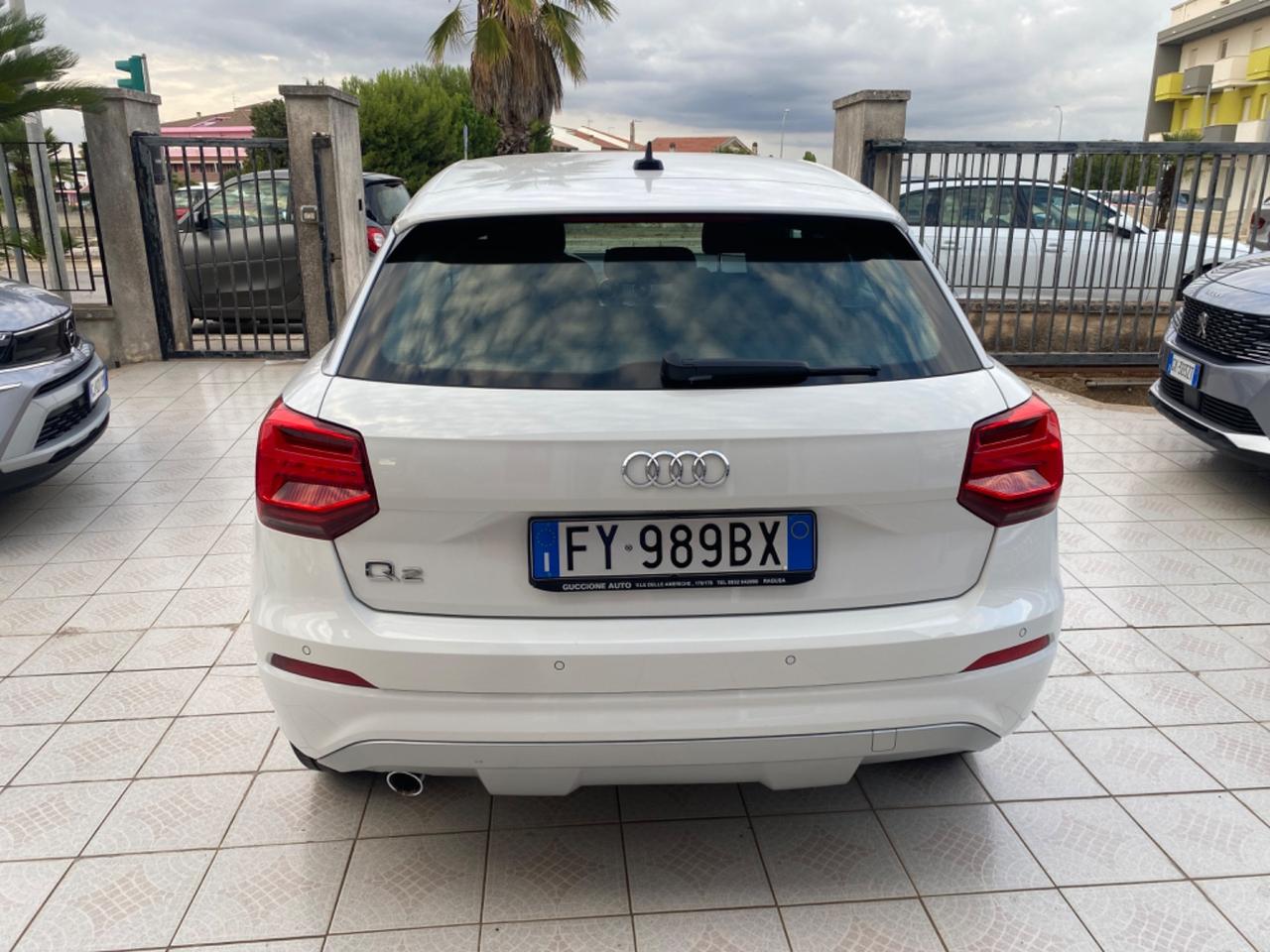Audi Q2 30 TDI Identity Black