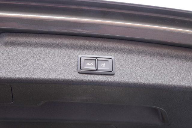 AUDI Q3 40 TDI quattro S tronic S line edition