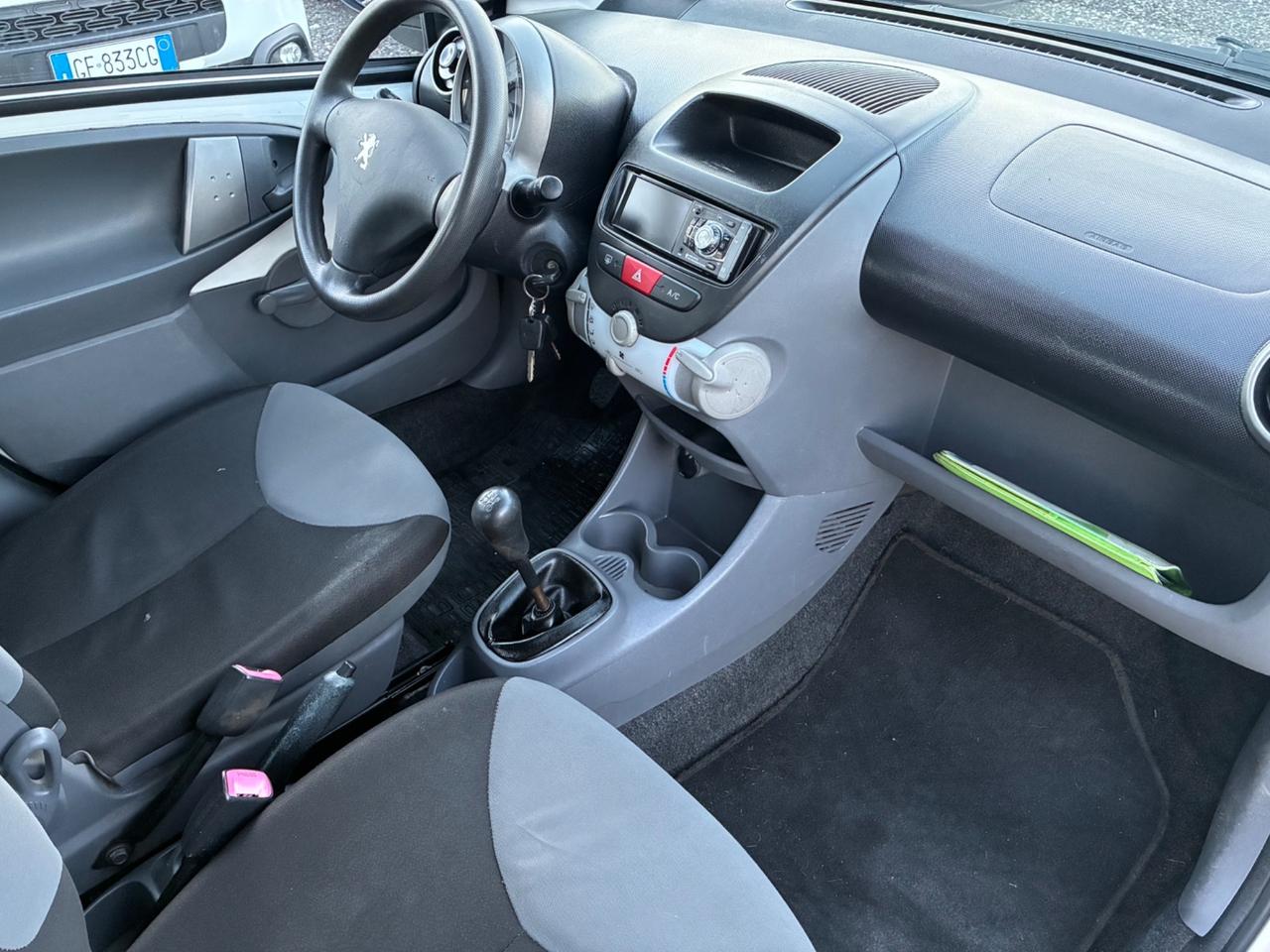 Peugeot 107 1.0 68cv 5p - 2009