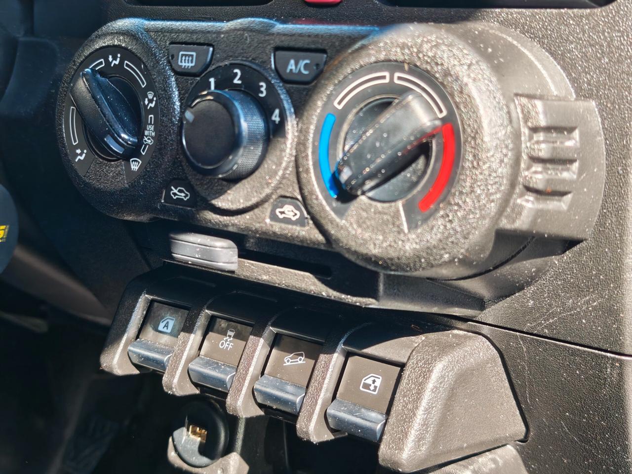 Suzuki Jimny 1.5 5MT PRO (N1)