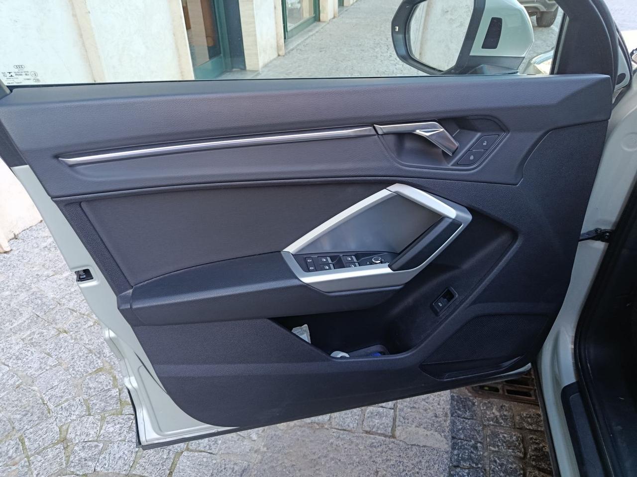 Audi Q3 Business Plus 2.0 35 TDI #8094