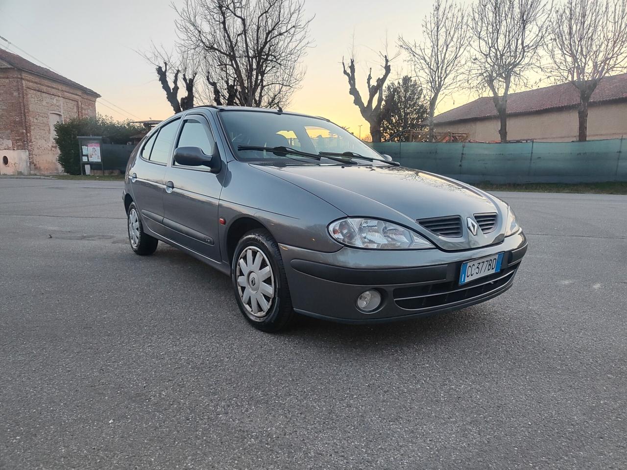 Renault Megane 1.4 benzina 137.ooo KM