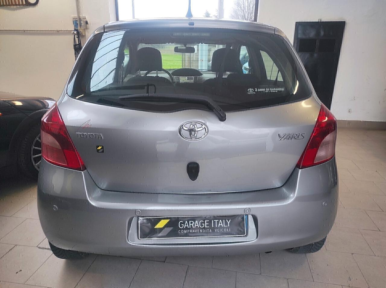 Toyota Yaris 1.0 5 porte Sol