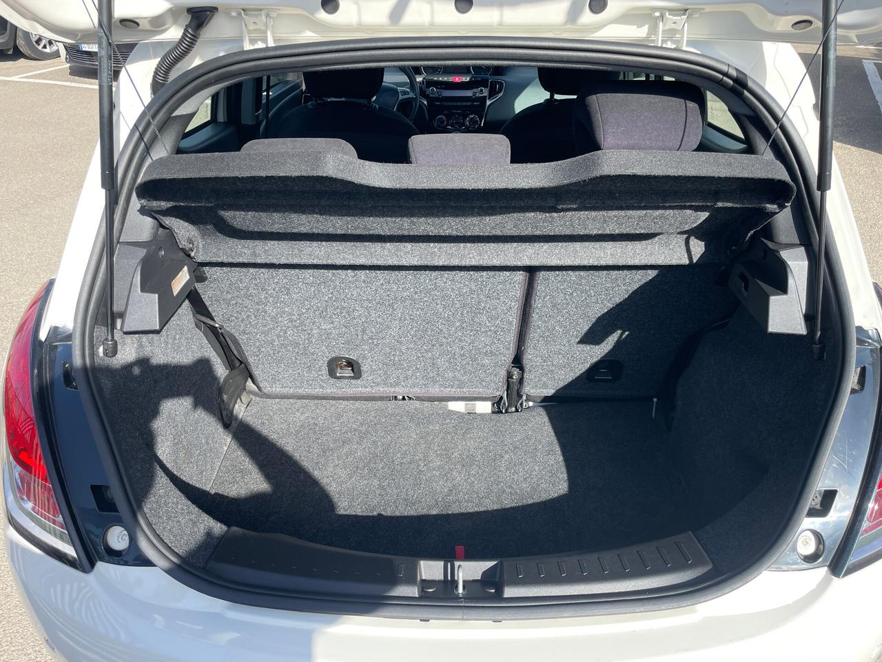 Lancia Ypsilon 1.3 MJT 16V 95 CV 5 porte Gold-TETTO