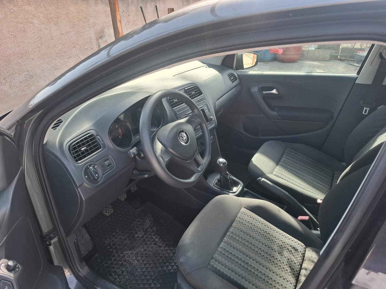 Volkswagen Polo 1.0 MPI 5p. Trendline 2015