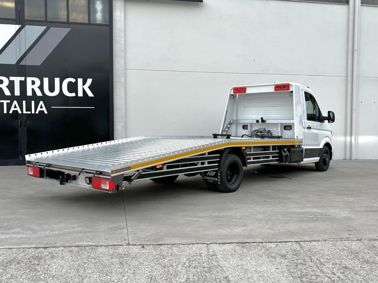 CARROATTREZZI pianale 5.75 Patente B Automatico