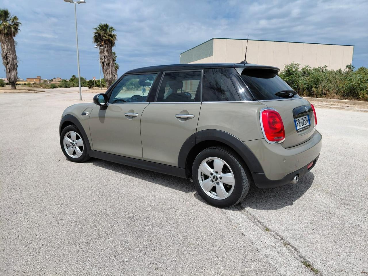 Mini Mini 1.5 Cooper D 5 porte