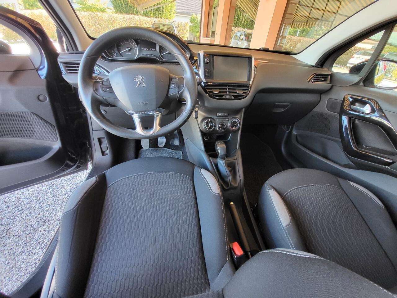 Peugeot 208 208-1.2 benz/gpl