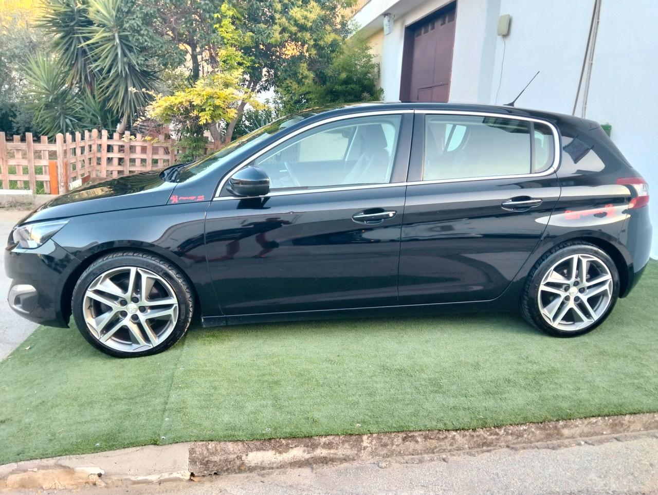 Peugeot 308 BlueHDi 150 S&S Allure