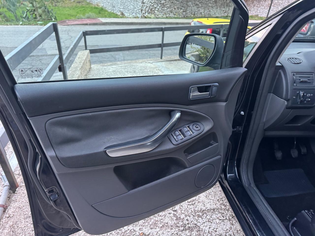 Ford C-Max 1.6 TDCi 90 CV - PERFETTA-2010