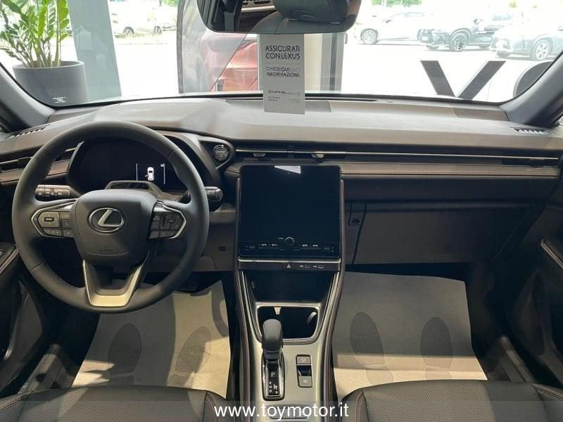 Lexus LBX Hybrid Emotion