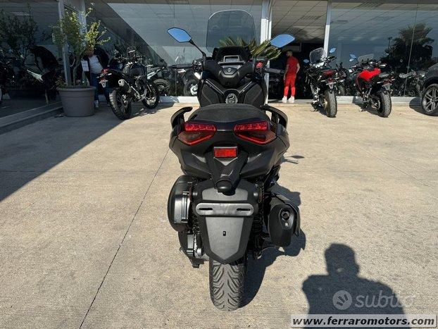 Yamaha X-Max 300 - 2024 a soli 66 euro al mese