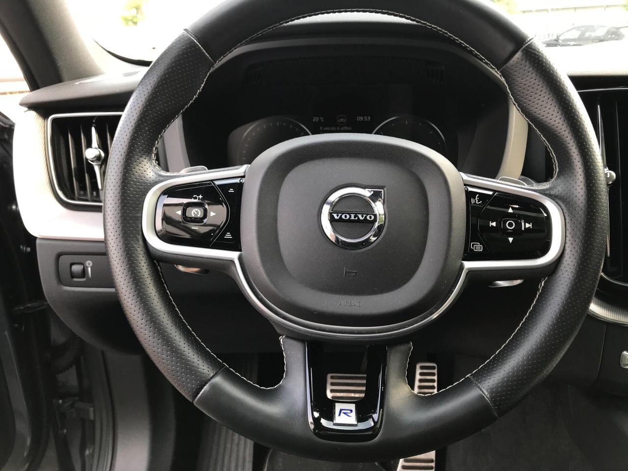 Volvo XC 60 XC60 D5 AWD Geartronic R-design