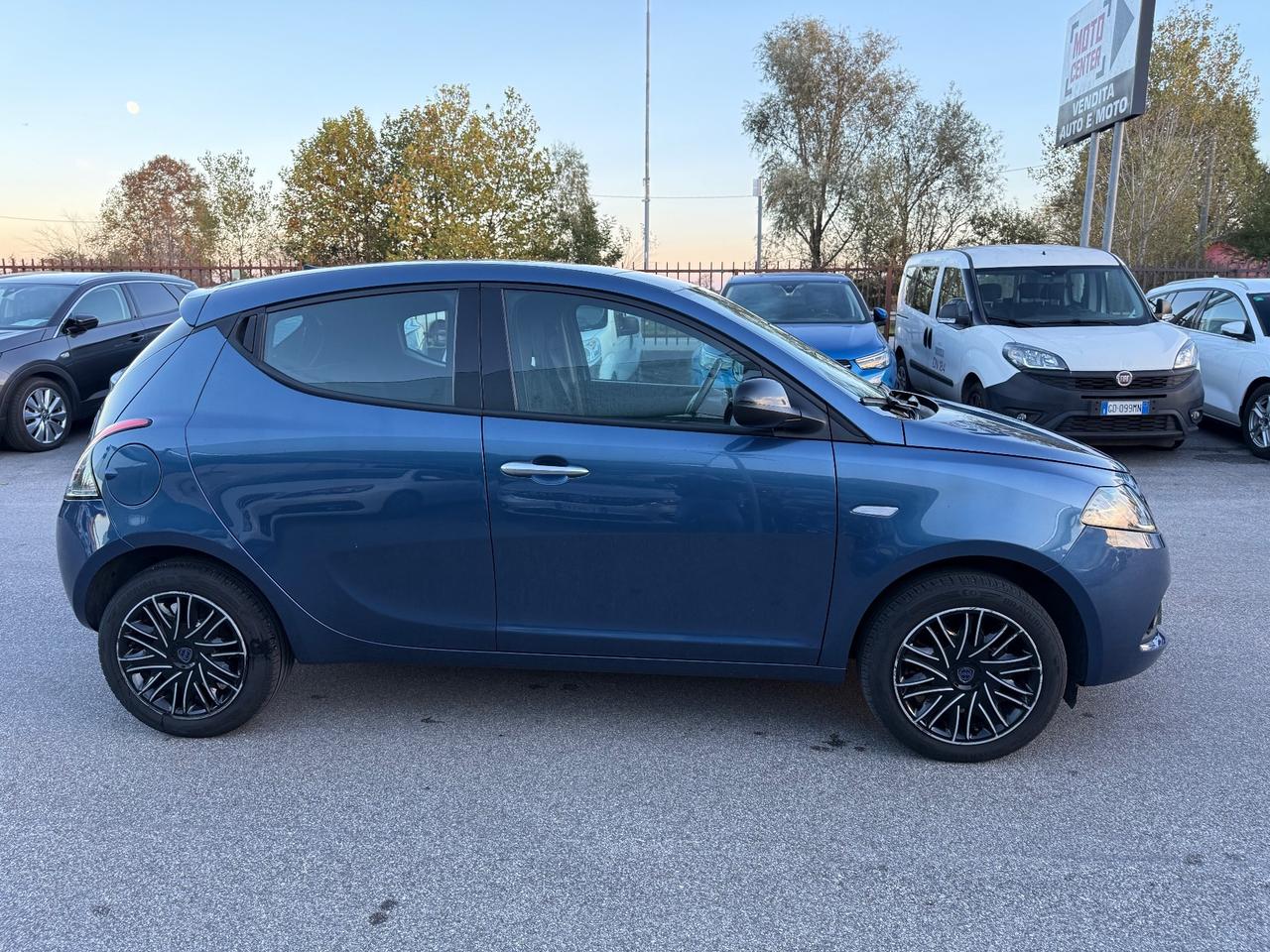 Lancia Ypsilon 1.0 69 Cv 5 porte S&S Hybrid Gold