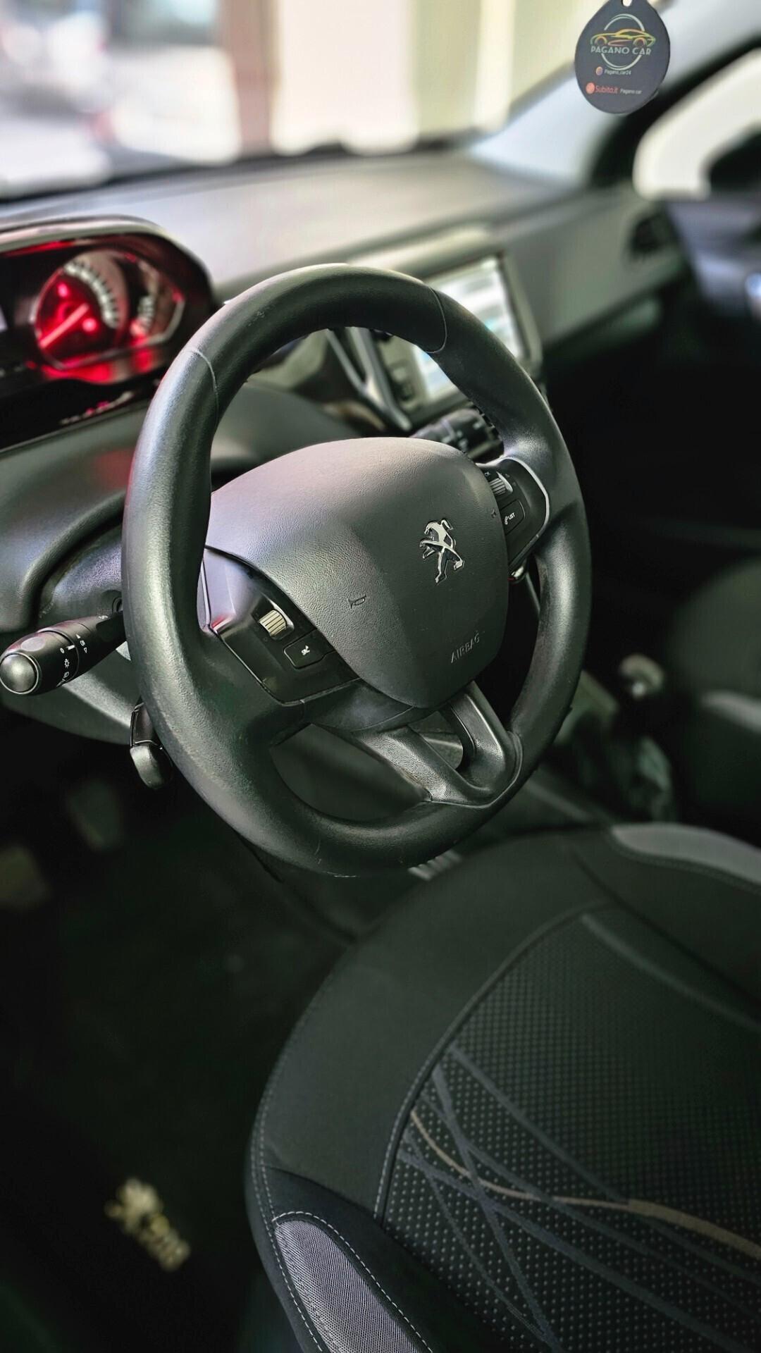 Peugeot 208 1.4 HDi 68 CV 5 porte