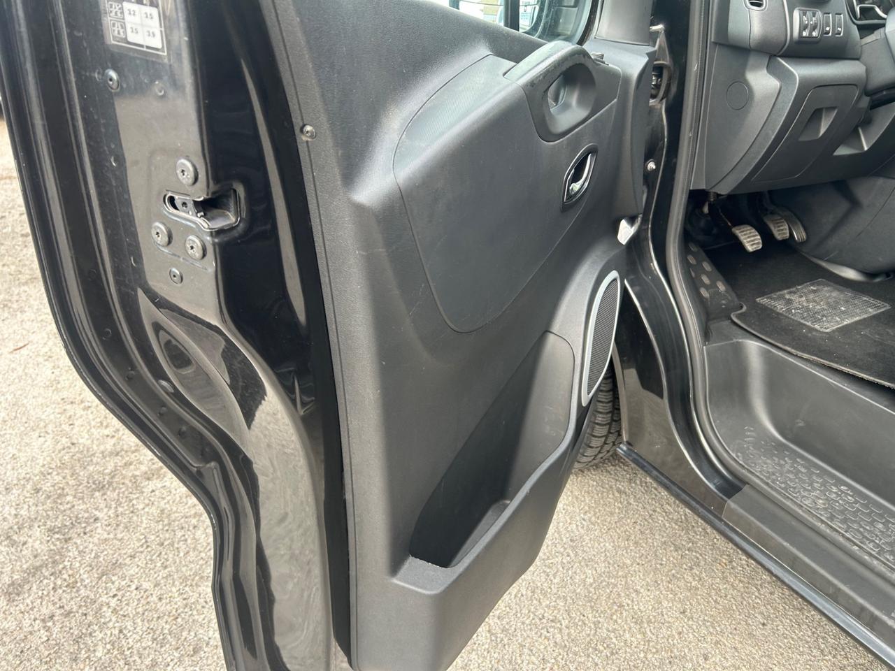 Opel Vivaro 29 1.6 CDTI 9 Posti Gancio Traino Extra long