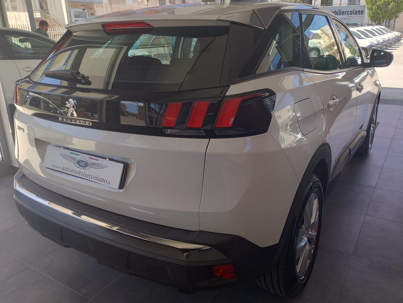 Peugeot 3008 PEUGEOT 3008 5P SUV BLUEHDI 130 EAT8 SeS BUSINESS AUTOMATICA