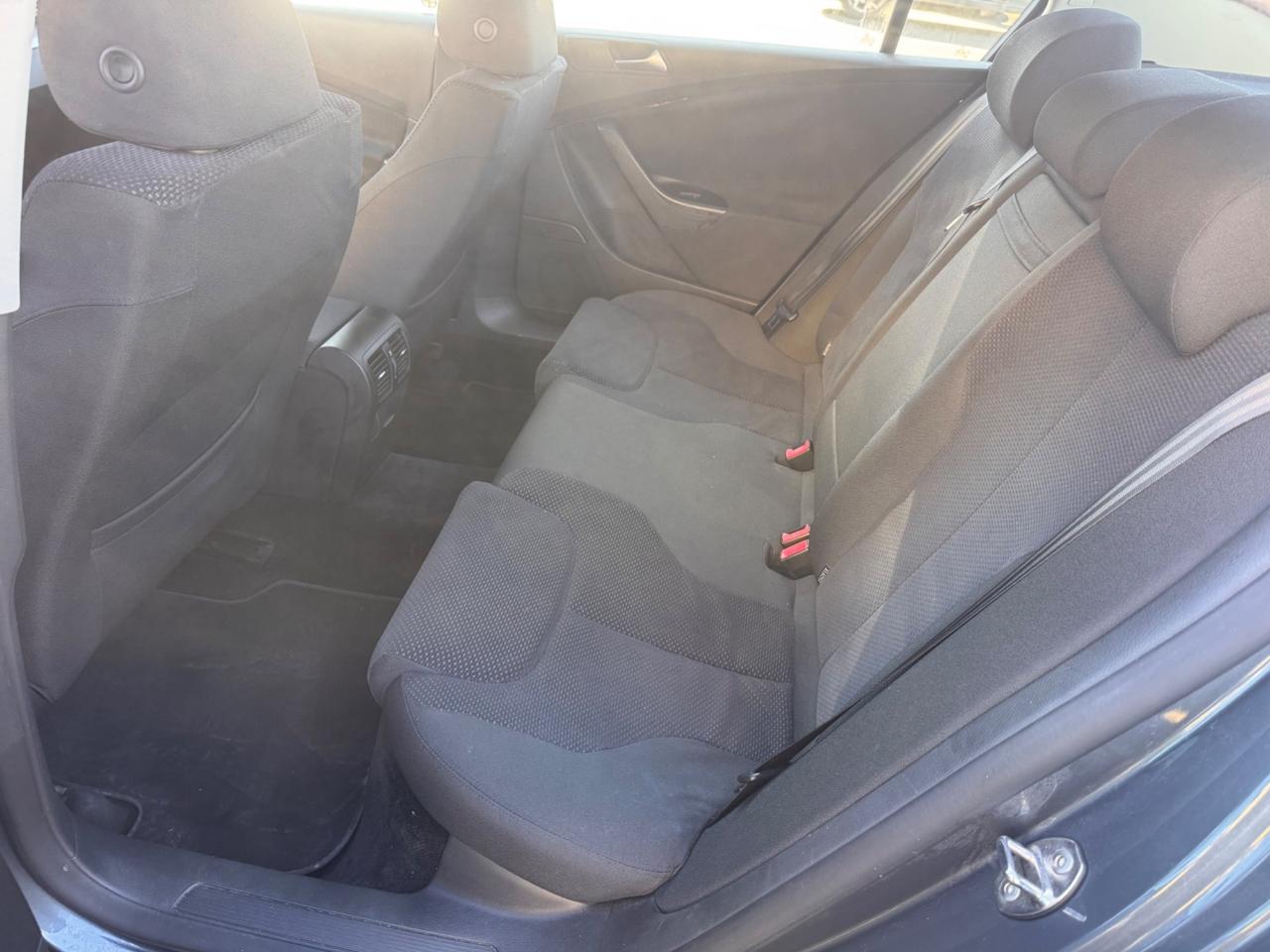 Vw Passat 2.0 TDI 110CV neopaten garanzia 12 mes