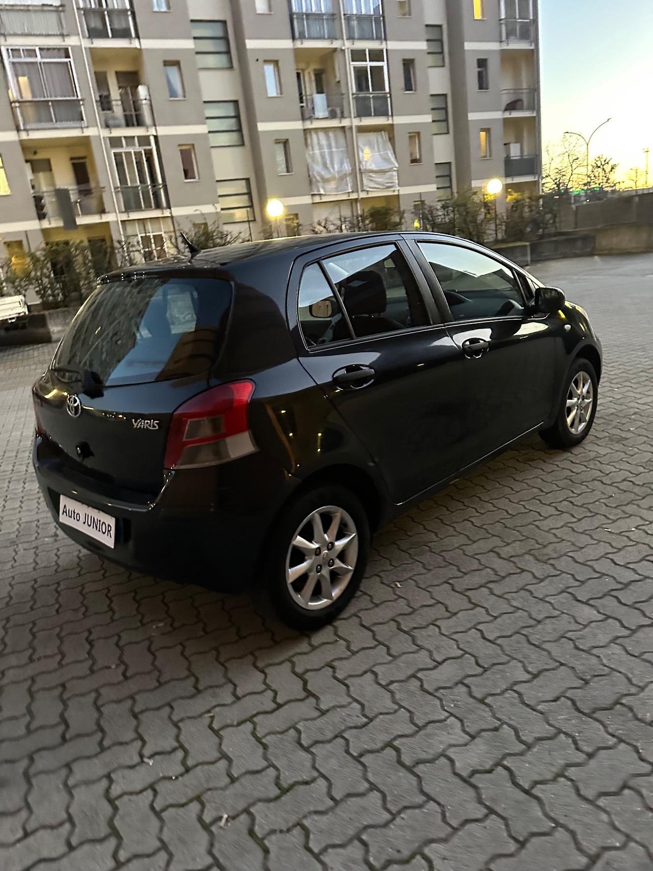 Toyota Yaris 1.0 5 porte Now