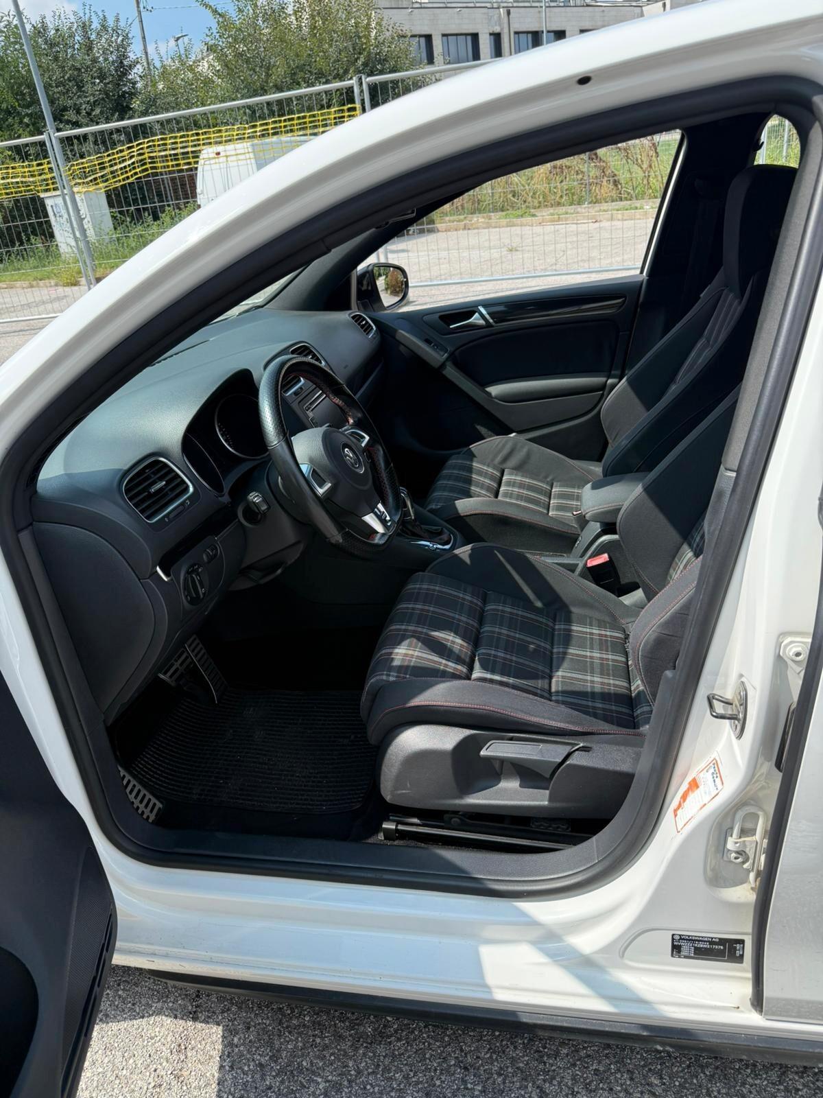 Volkswagen Golf GTI 2.0 TSI DSG 5p.