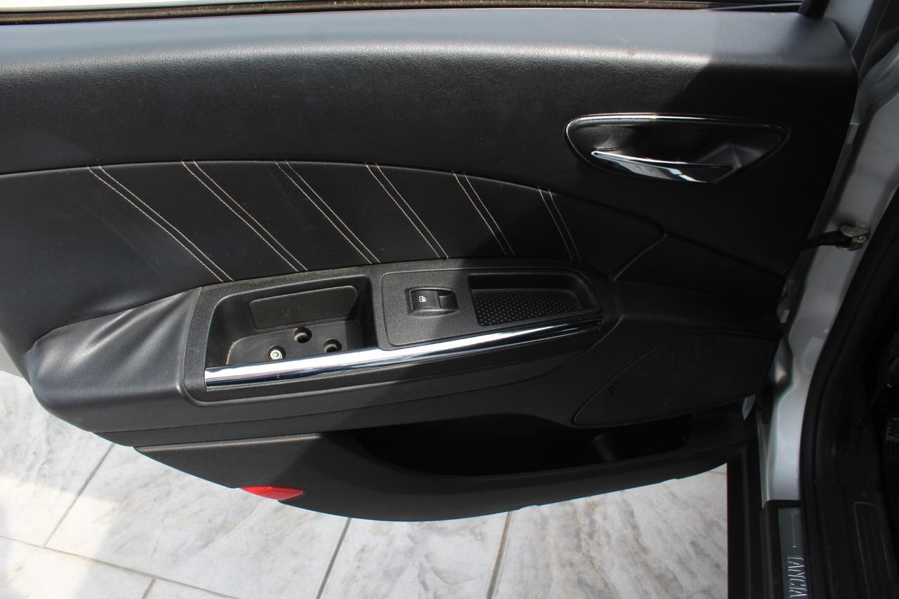 Lancia Delta 2.0 MJT DPF Argento