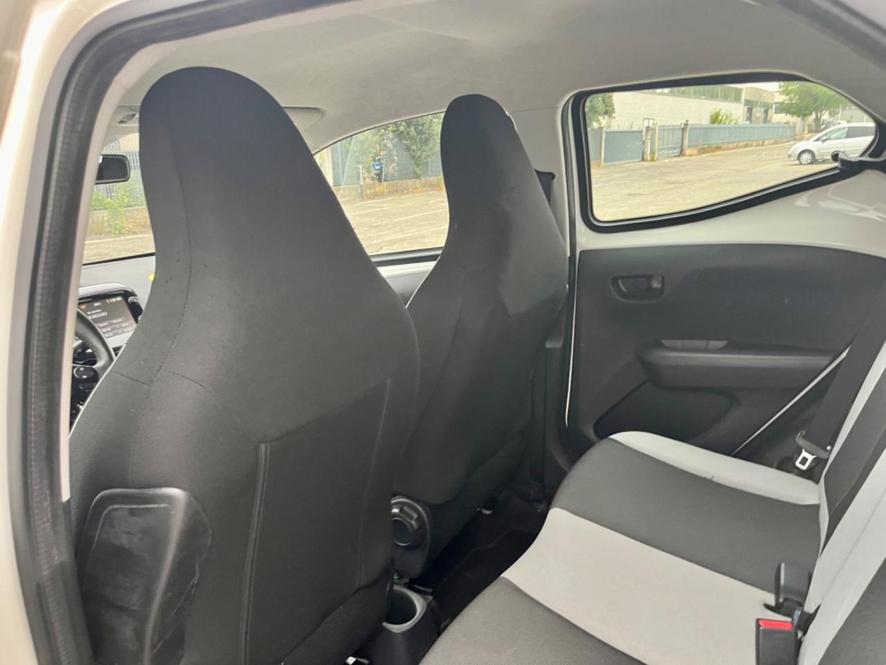 Toyota Aygo 1.0benz 2015 163.000km neopatentati