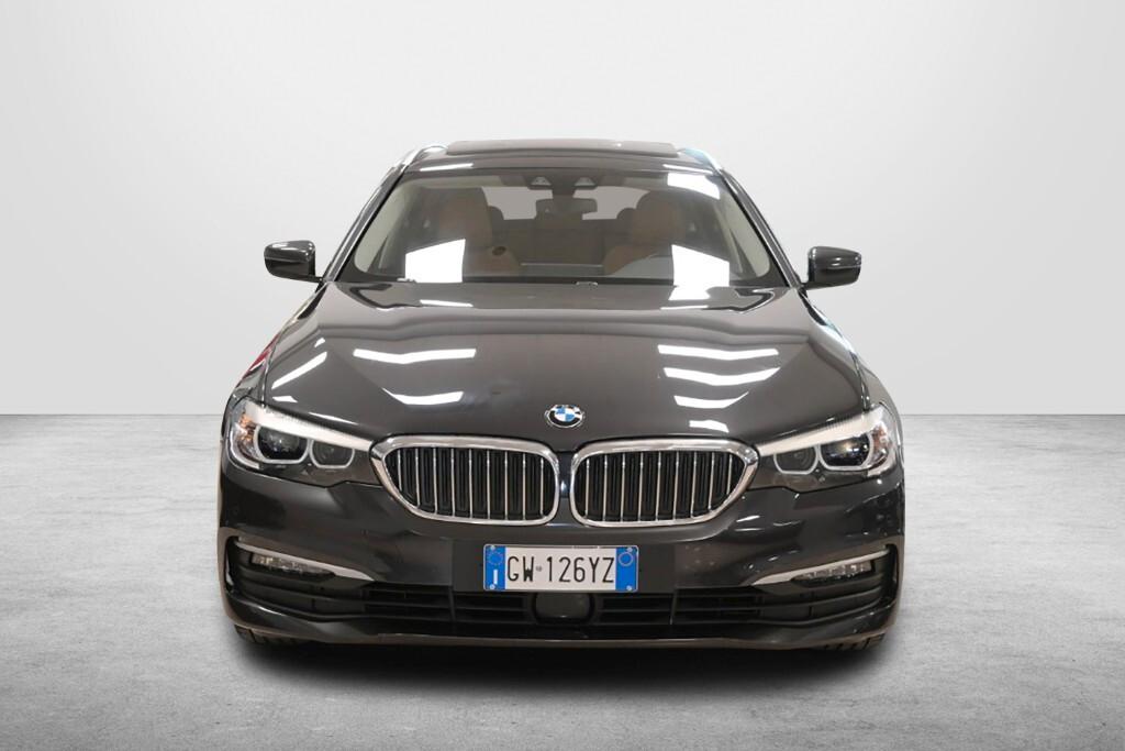 BMW 518D TOURING 150CV STEPTRONIC BUSINESS ADVANTAGE ( ADAPTIVE CRUISE - FARI LED - AMBIENT LIGHT - TETTO PANORAMICO APR. - NAVI - CARPLAY - PELLE - PARK ASSISTANT - TELECAMERA POST. )