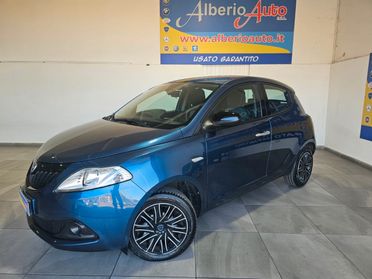 Lancia Ypsilon 1.0 firefly hybrid Silver s&s 70cv 5p.ti