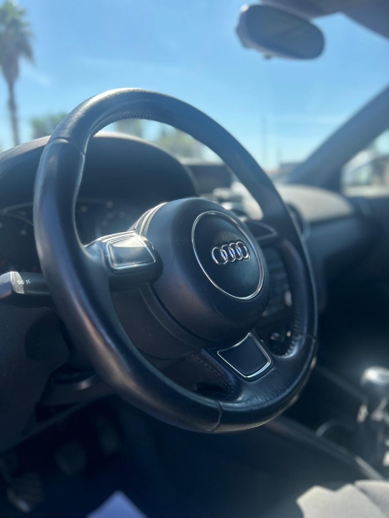 Audi A1 1.6Tdi Ambition PERFETTA