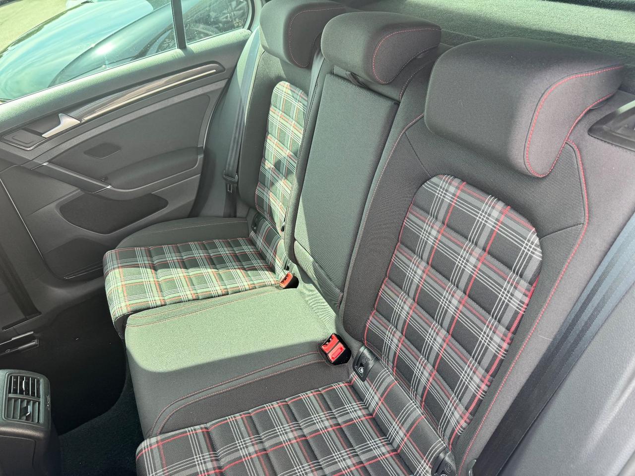 Volkswagen Golf GTI 2.0
