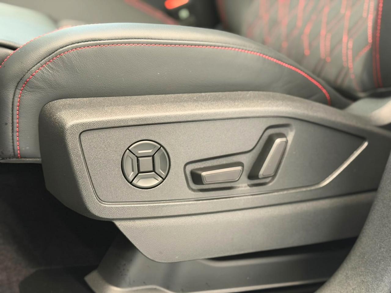Audi Q5 SPB 40 TDI S tronic line plus - Carbon